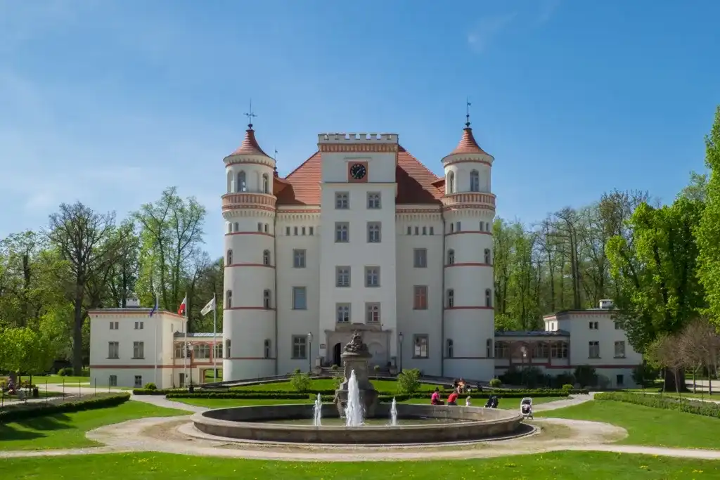 Jelenia Góra: Atrakcje, Karkonosze, Dolina Pałaców co warto?