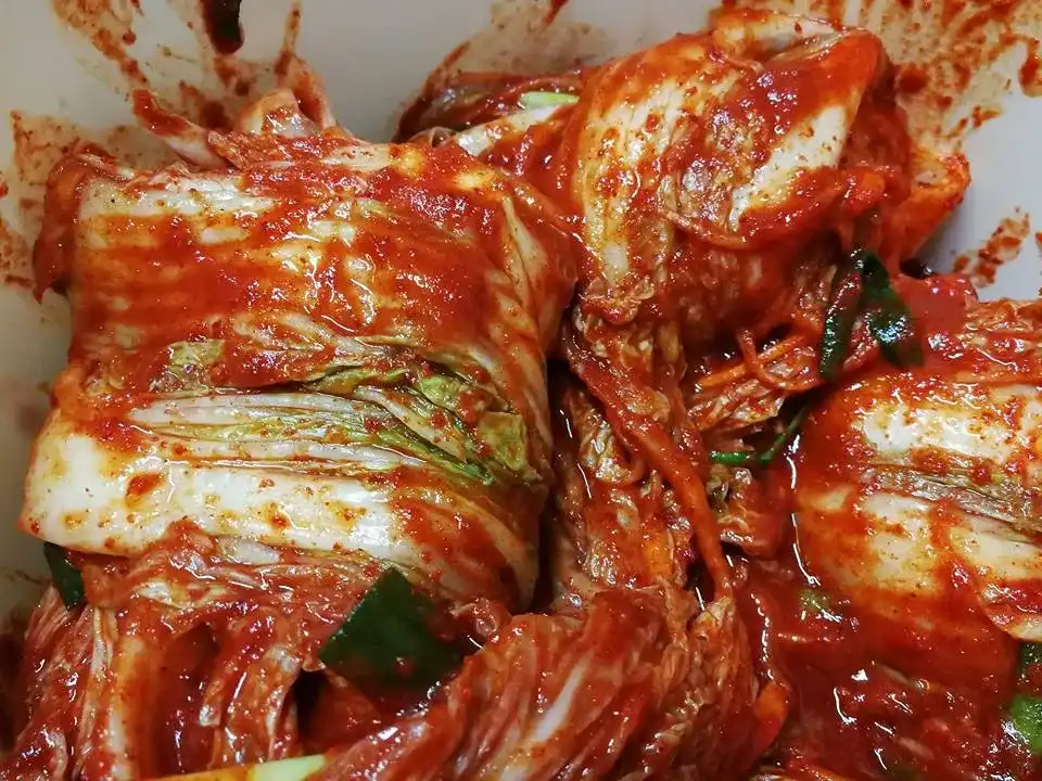 Kimchi w Warszawie: Gdzie kupić i jak wybrać najlepsze?