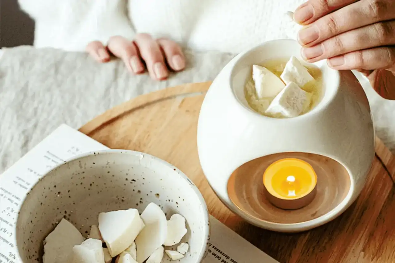 Jak zrobić wosk sojowy do kominka? Prosty przepis krok po kroku