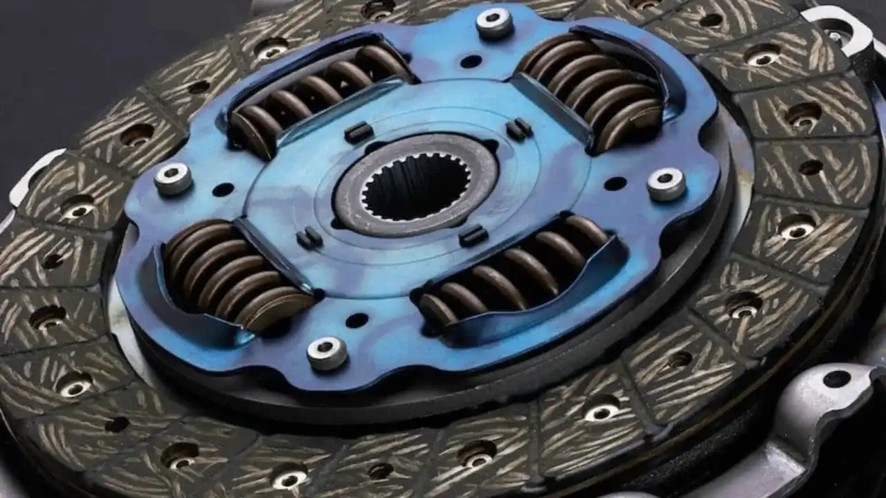 A cuántos kilómetros se cambia el embrague y cómo evitar daños costosos