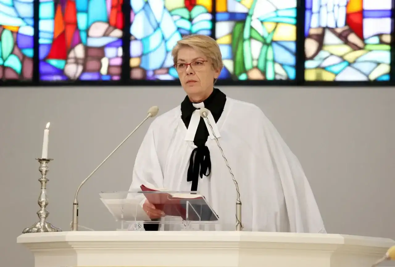 Pastor - kim jest i czym różni się od księdza?