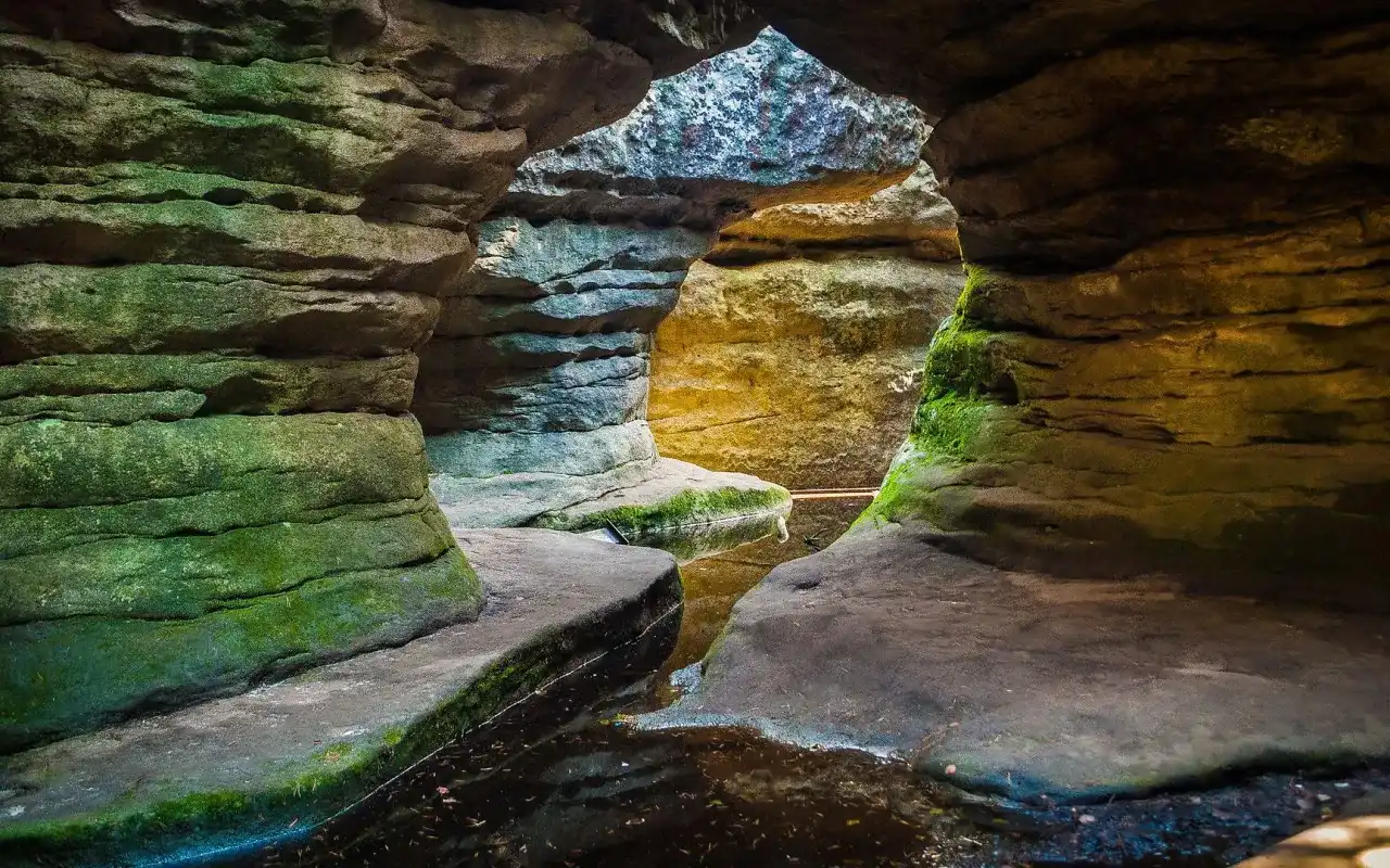 Błędne Skały w Górach Stołowych - jak zwiedzić labirynt bez błędów?