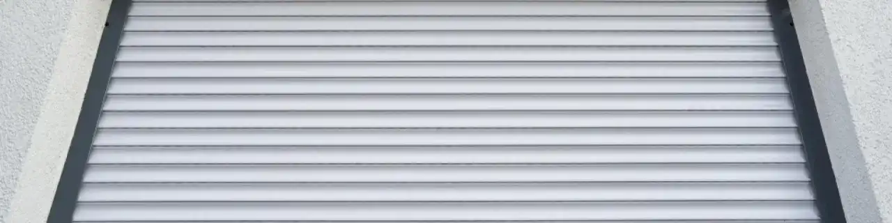 Jak opuścić rolety zewnętrzne ręcznie – proste sposoby na trudności