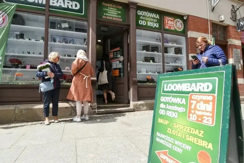 Lombard: czy się opłaca? Nowe przepisy, koszty i alternatywy