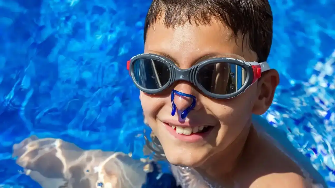 Nosek do pływania: Czy jest dla Ciebie? Poradnik i wybór