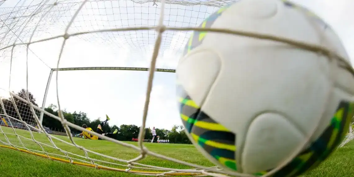 Jak dobrać odpowiedni rozmiar piłki do sportu i wieku gracza