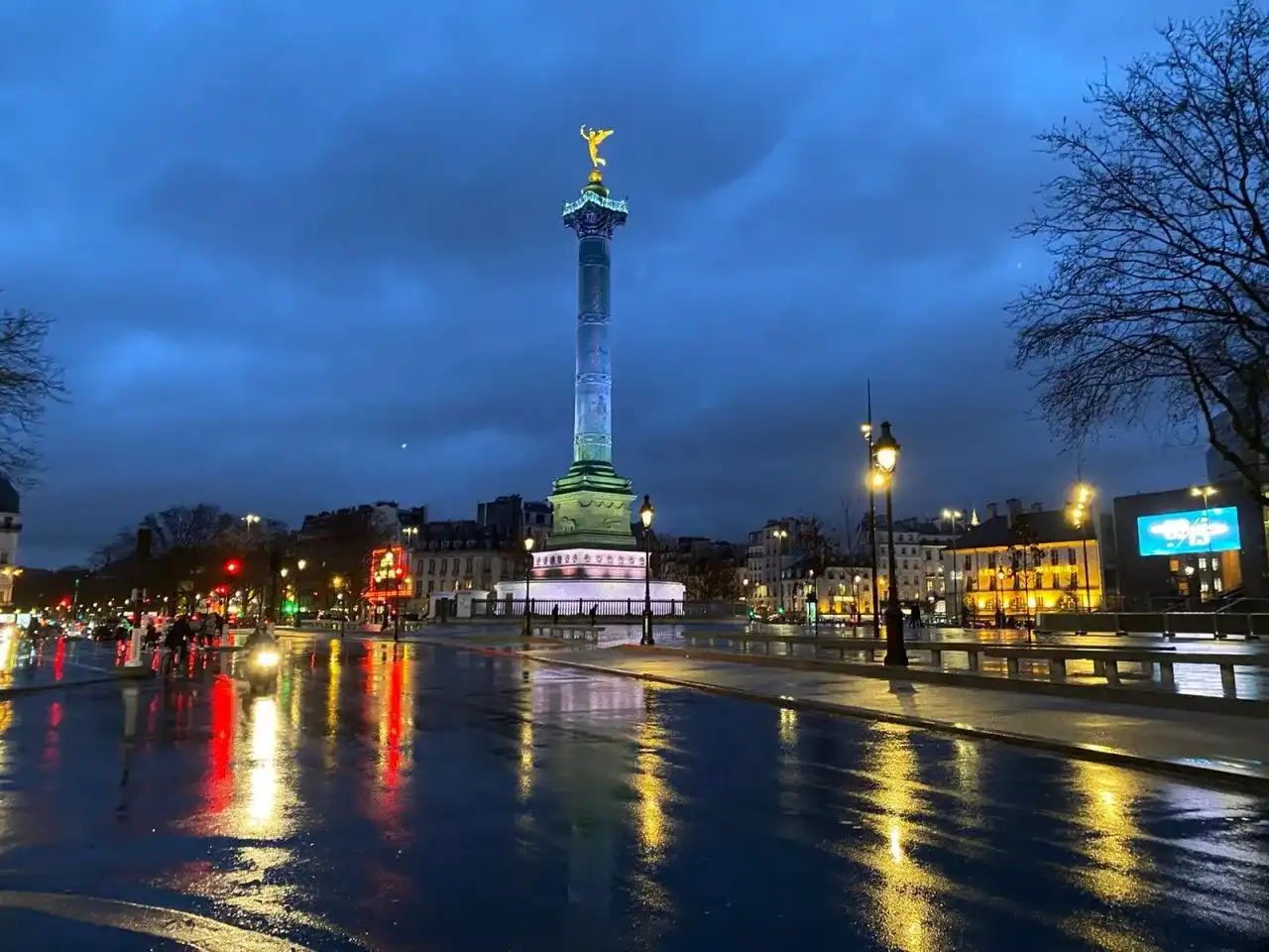 Paryż: Jak wygląda miasto świateł i jego prawdziwe oblicze?