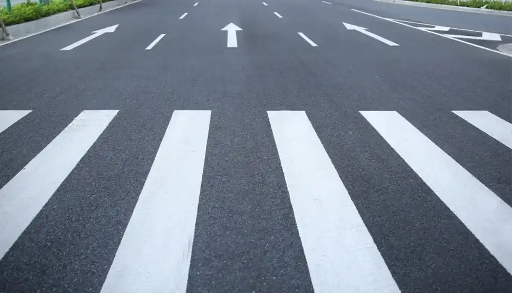 Jak malować pasy na drodze - uniknij najczęstszych błędów i kosztów