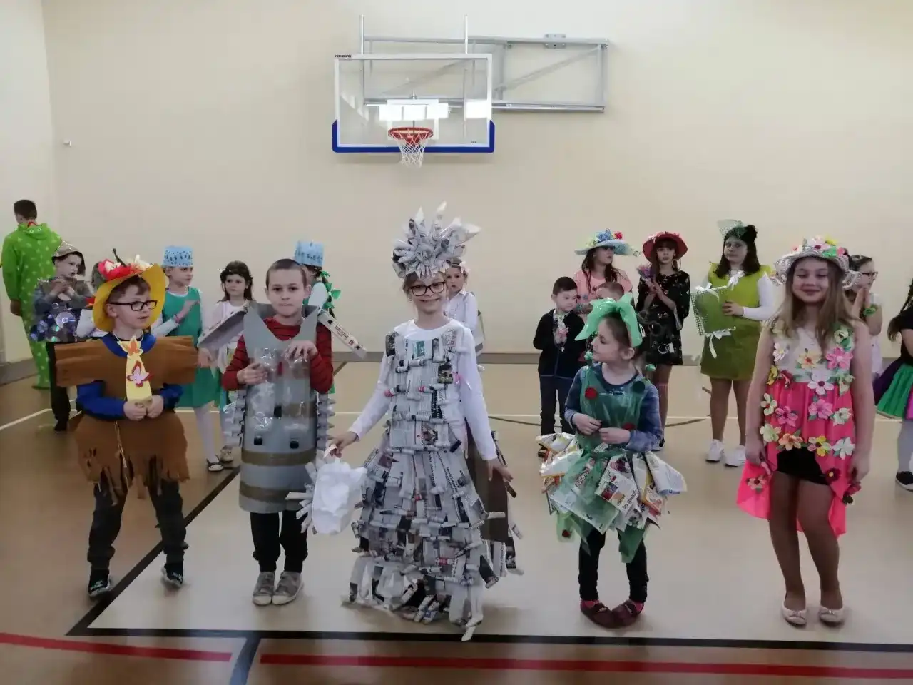 Jak przebrać chłopca na Dzień Wiosny? Pomysły DIY bez stresu