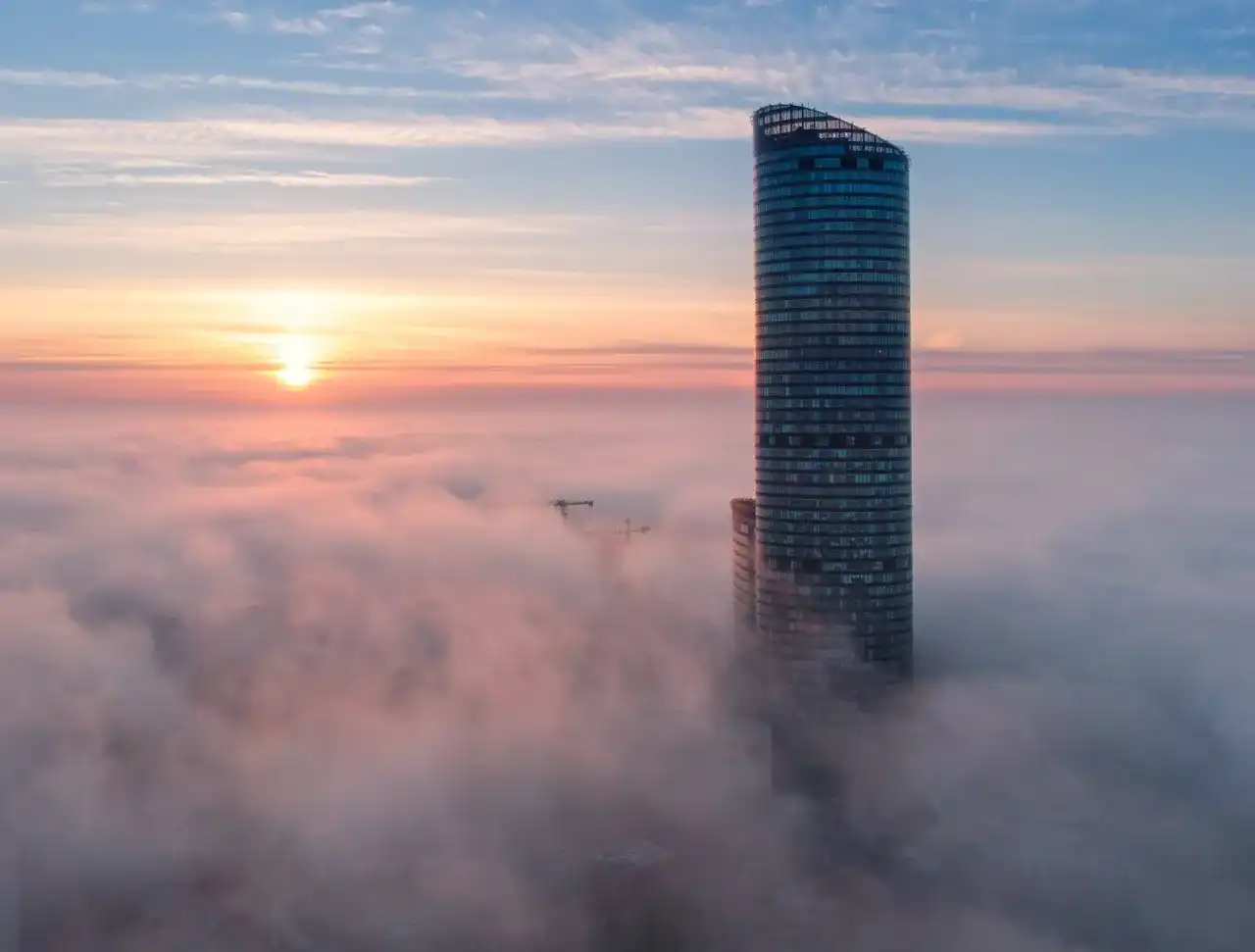 Sky Tower Wrocław: Ile pięter? Fakty, wysokość i widoki