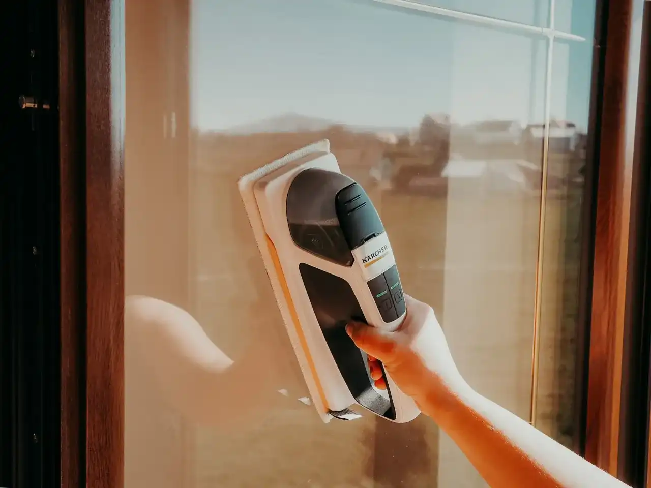 Myjka Karcher: Jak myć okna bez smug? Poradnik krok po kroku