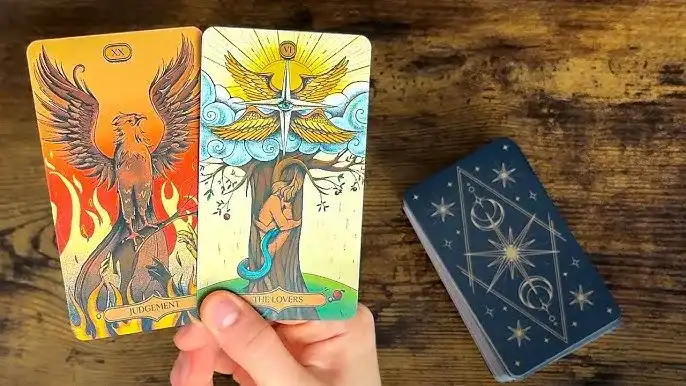 Tarot co on myśli: odkryj prawdziwe uczucia i intencje w relacji