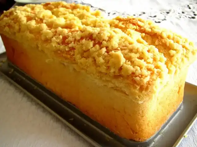 Puszysty placek drożdżowy z kruszonką jak u babci przepis