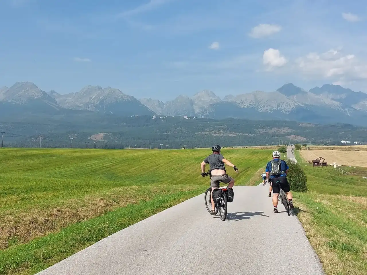 Szlak Wokół Tatr: Rowerem przez historię, kulturę i przyrodę