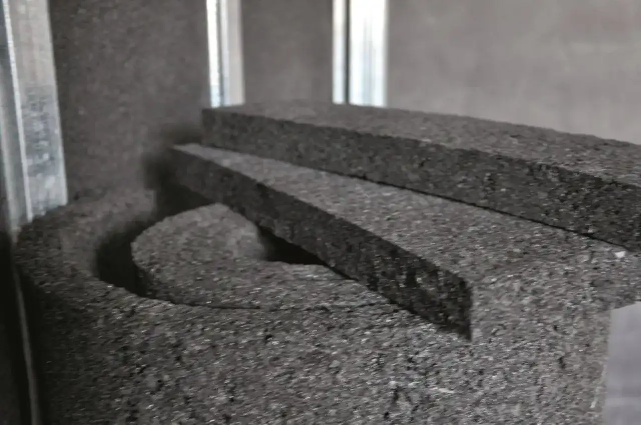 Jak wyciszyć okna? Skuteczne sposoby na ciszę w domu