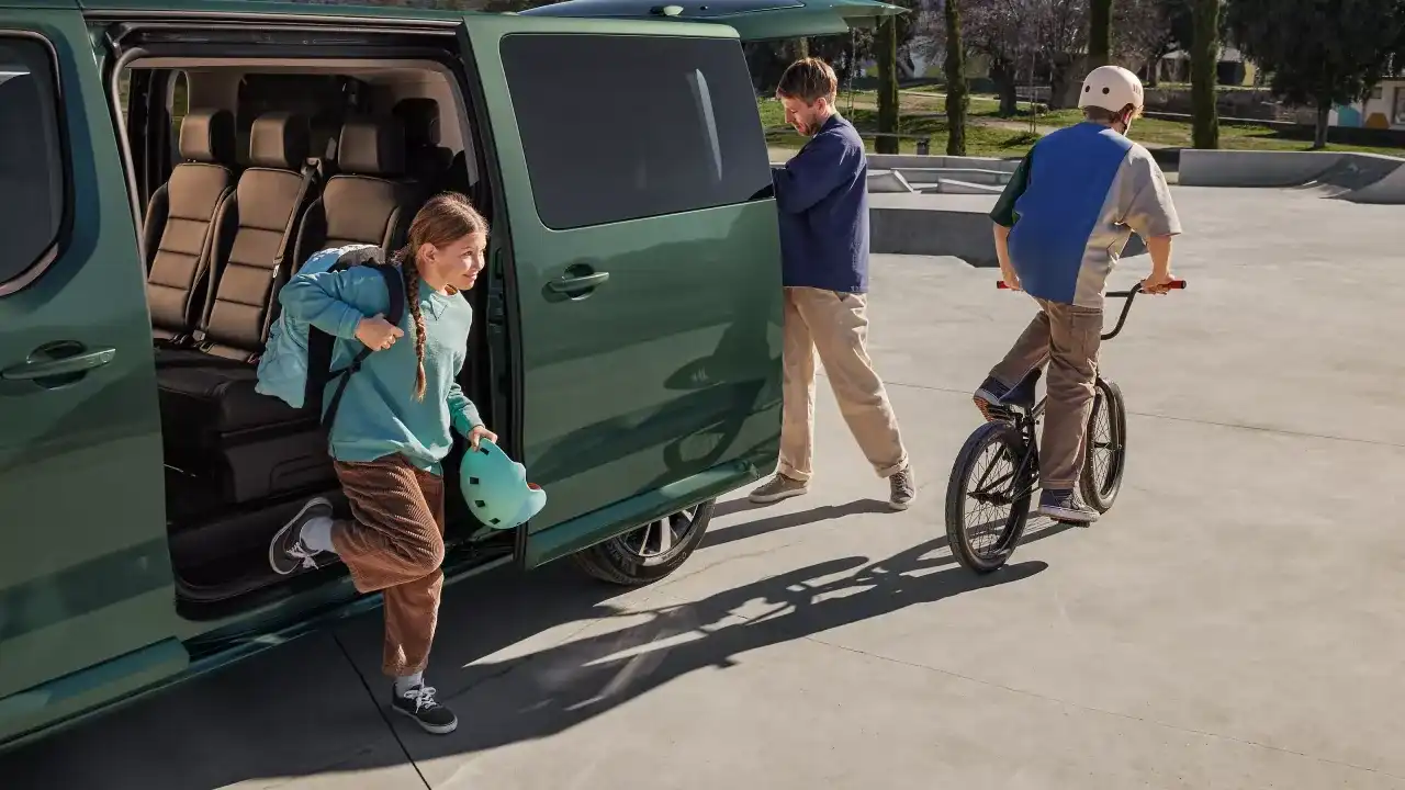 Ulga dla opiekuna w transporcie: Kiedy podróżujesz za darmo?