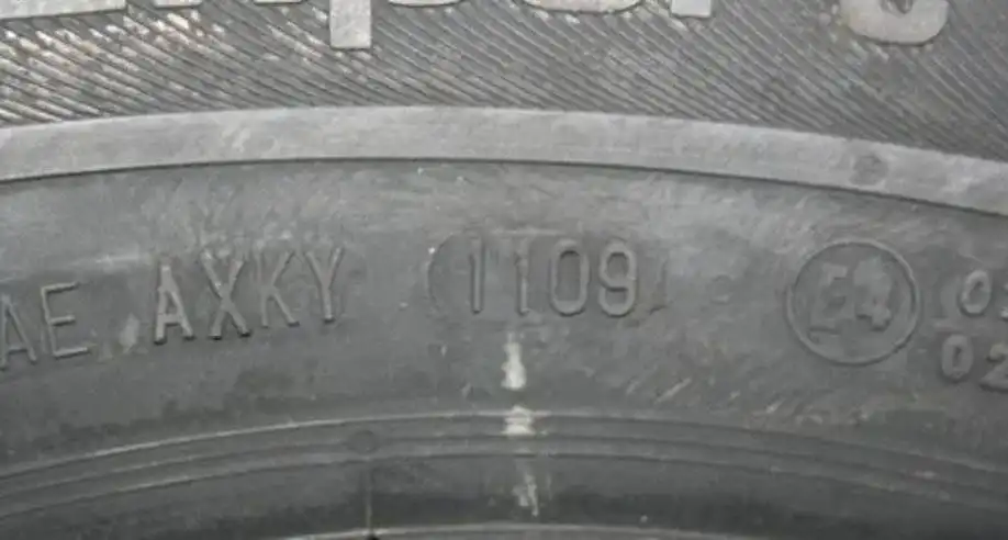 Jak sprawdzić wiek opony i uniknąć niebezpieczeństwa na drodze