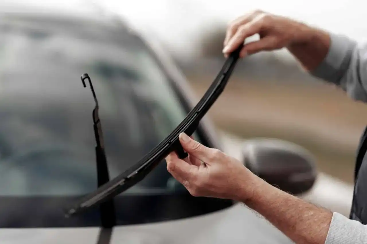 Jak założyć wycieraczki? Poradnik DIY krok po kroku!