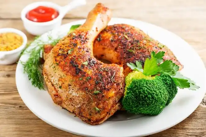 Jak długo piec ćwiartki kurczaka w piekarniku, by były soczyste?