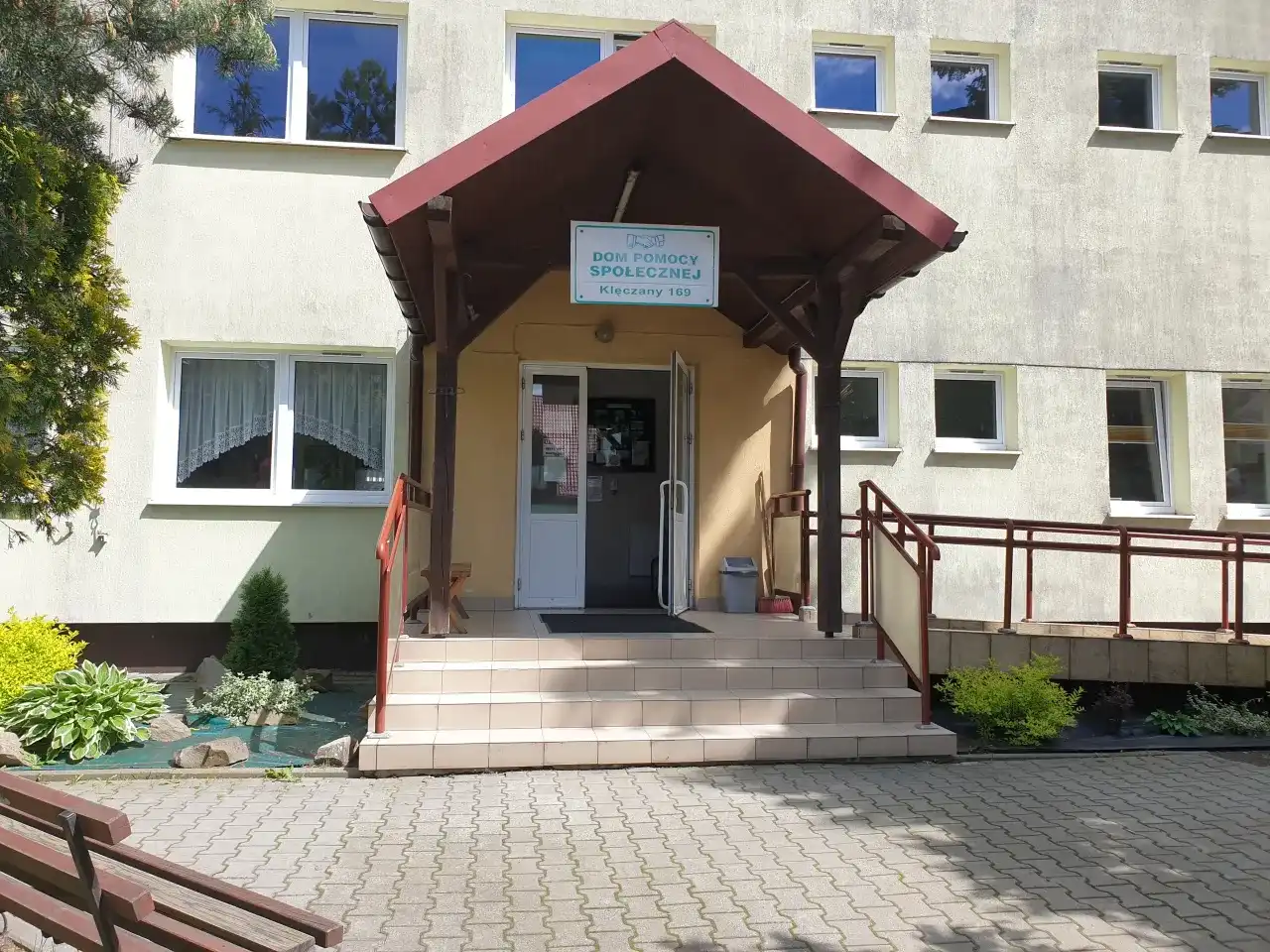 Dom Pomocy Społecznej Klęczany: Opieka, przyjęcie, koszty. Pełny obraz