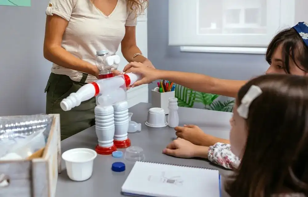 Jak zrobić robota z recyklingu – prosty poradnik krok po kroku dla każdego