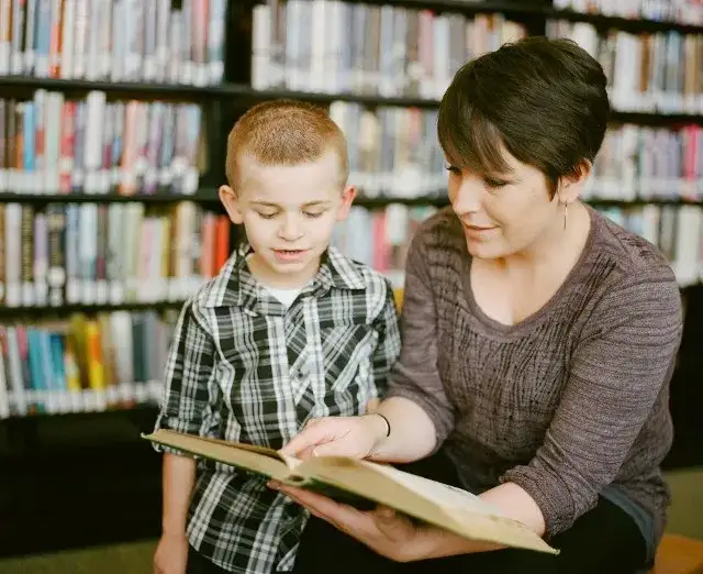 Jak być dobrym kolegą? Kluczowe lekcje z filmów edukacyjnych