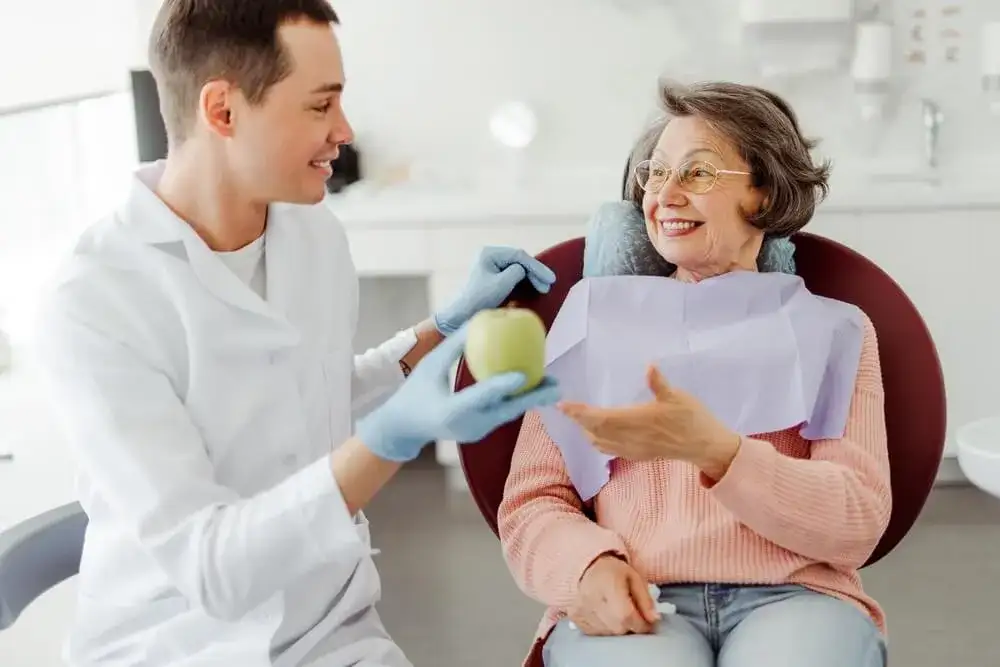 Czy można jeść przed dentystą? Ważne zasady dla pacjentów