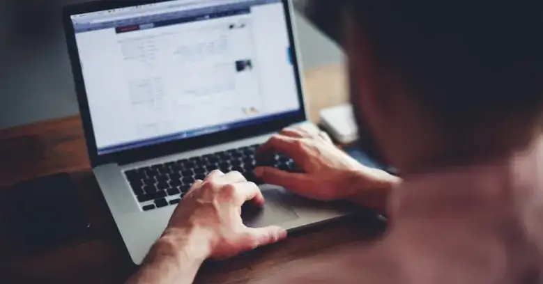 Jak przyspieszyć laptopa? Sprawdzone sposoby na lepszą wydajność