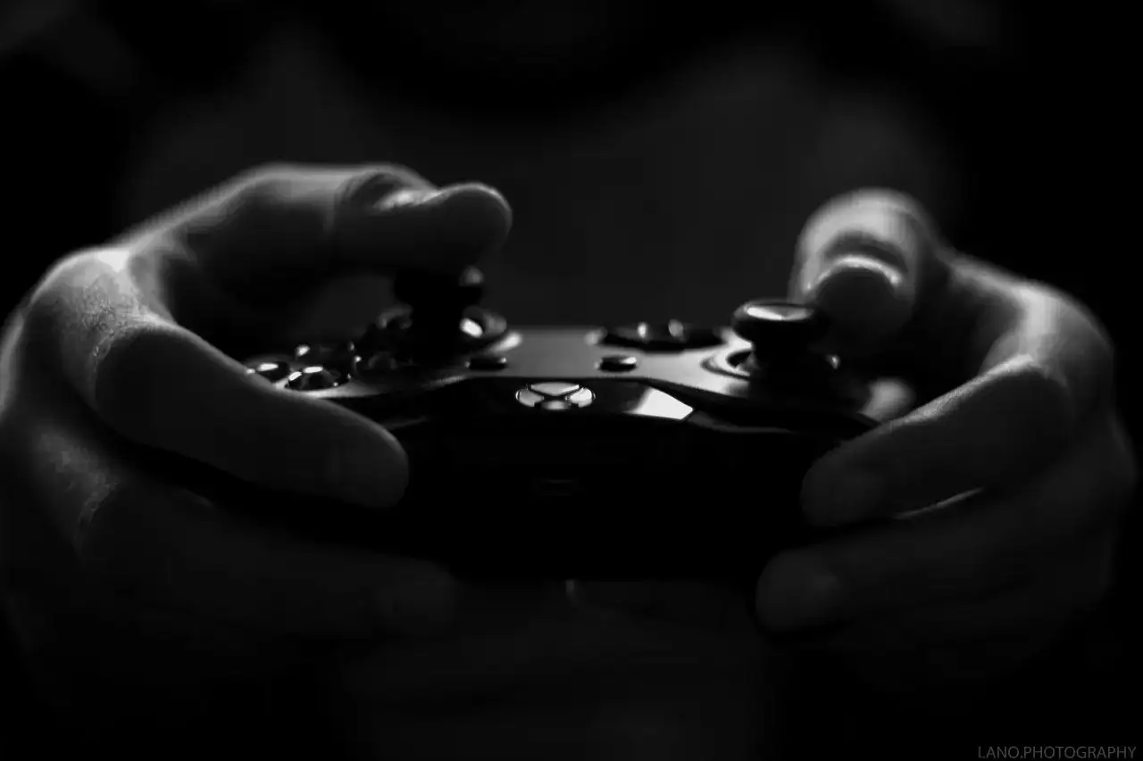 Jak system łupów i rozwoju w Diablo III kształtuje zachowania podobne do gry na automatach