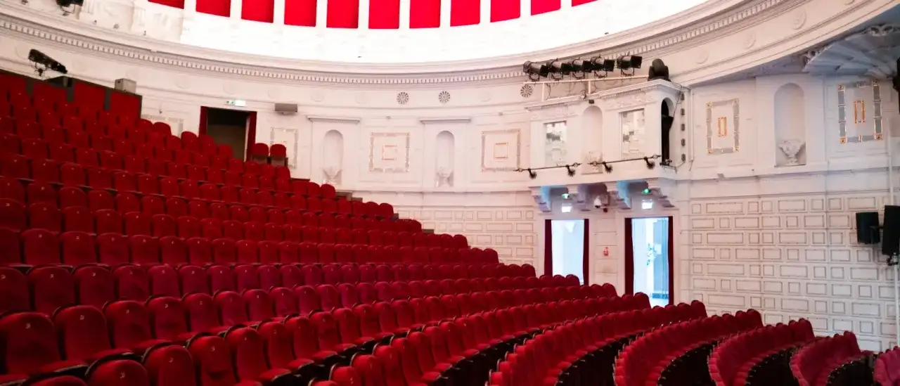 Teatr Komedia sala - idealne miejsce na Twoje wydarzenie w Warszawie
