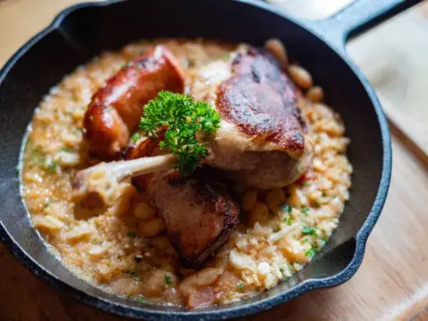 Jak przygotować idealne confit de canard i cieszyć się smakiem