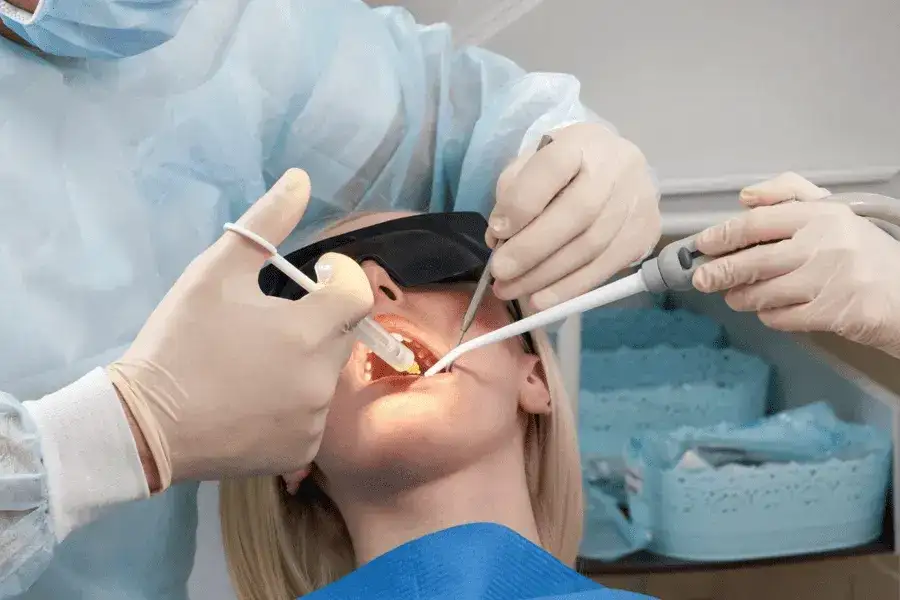 Jak długo trzyma znieczulenie od dentysty? Czas trwania i co warto wiedzieć