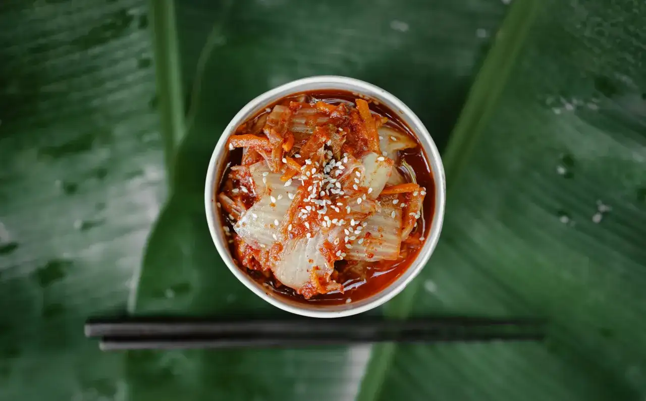 Kimchi: Jaki ma smak? Przewodnik dla początkujących!