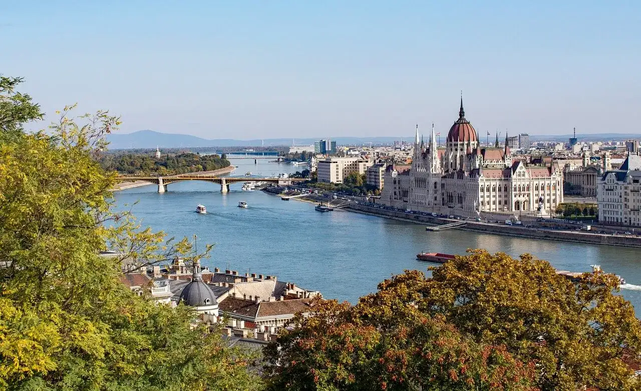 Ile kosztuje piwo na Węgrzech? Ceny, które zaskoczą turystów