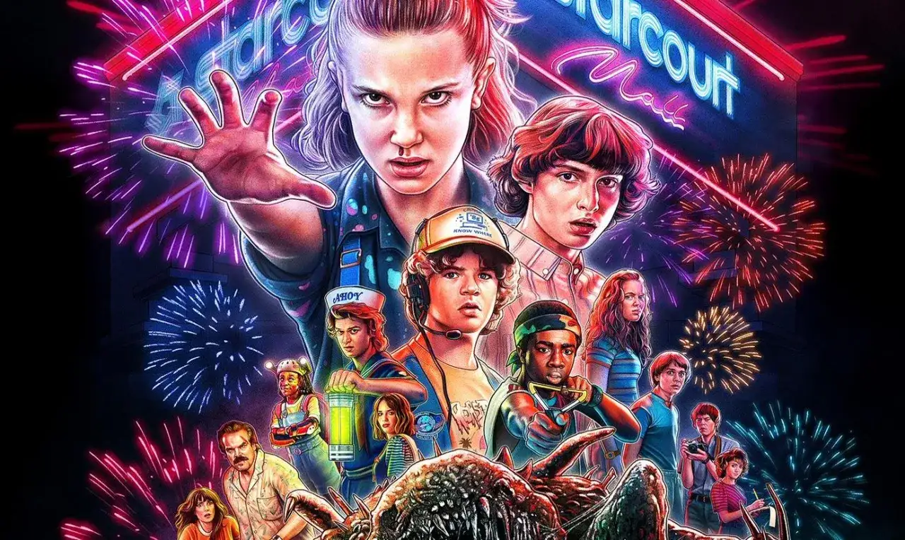 Postery Stranger Things z bohaterami i fajerwerkami. Serial zarobił miliony, a jego popularność wciąż rośnie.