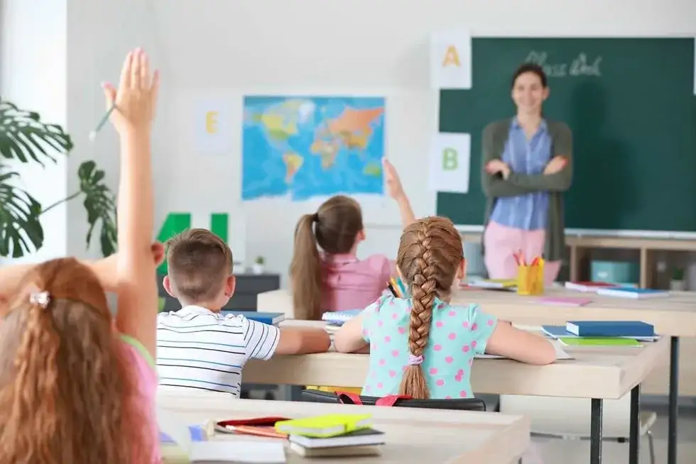 Absencja szkolna: Co to jest? Jak usprawiedliwić i uniknąć kar?