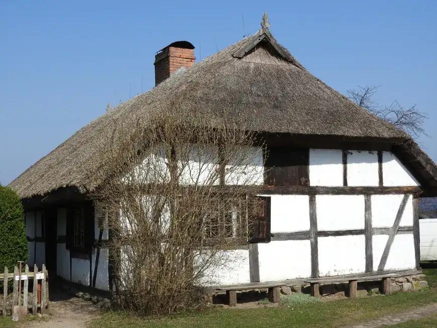 Skansen Nadole: Odkryj fascynującą historię i atrakcje dla rodzin