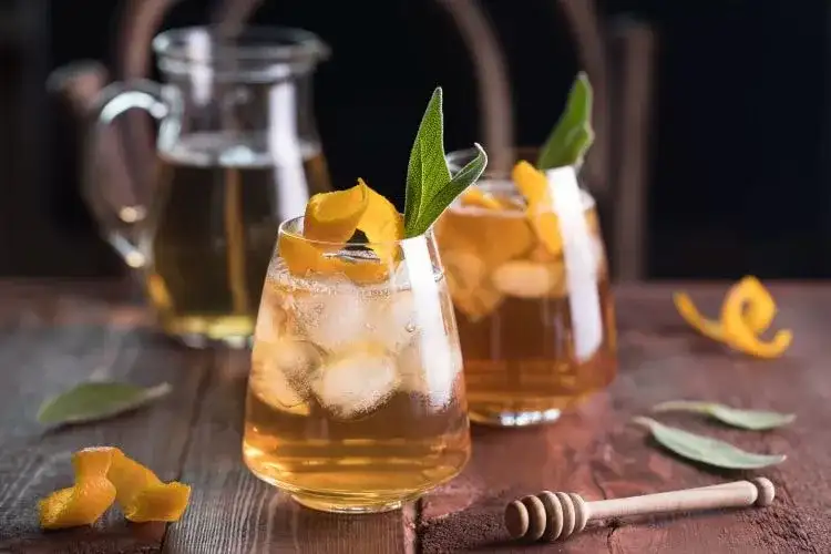 Najlepsze drinki z Red Label, które zaskoczą Twoich gości
