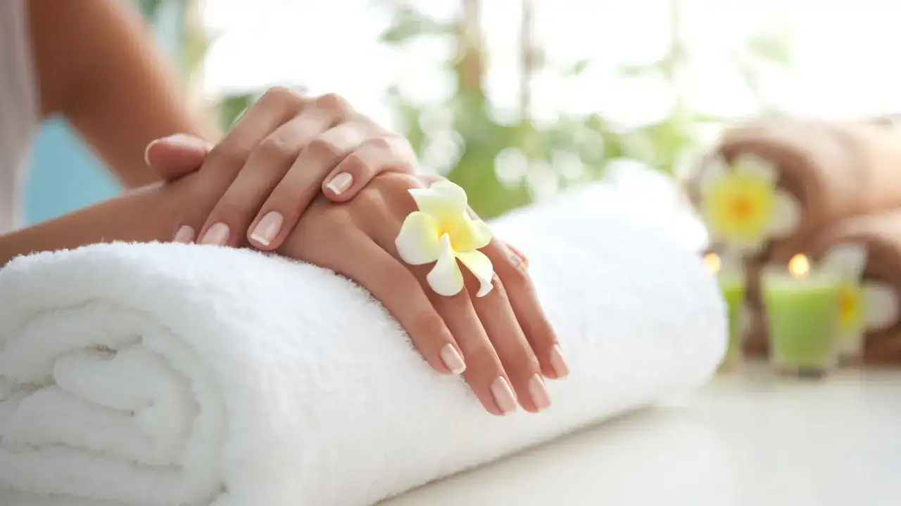 Manicure japoński: czy to klucz do zdrowych i lśniących paznokci?