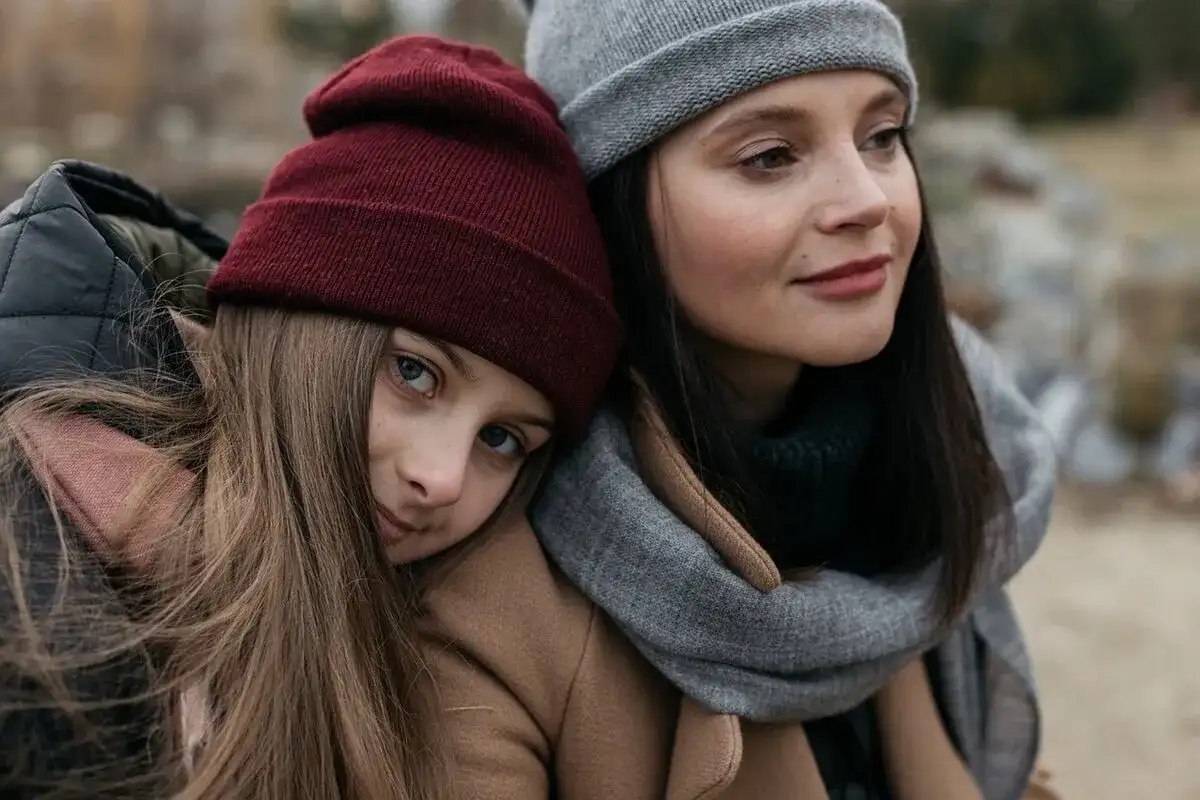 Jak zakryć pryszcze? Mój sekret na trwały i naturalny kamuflaż.