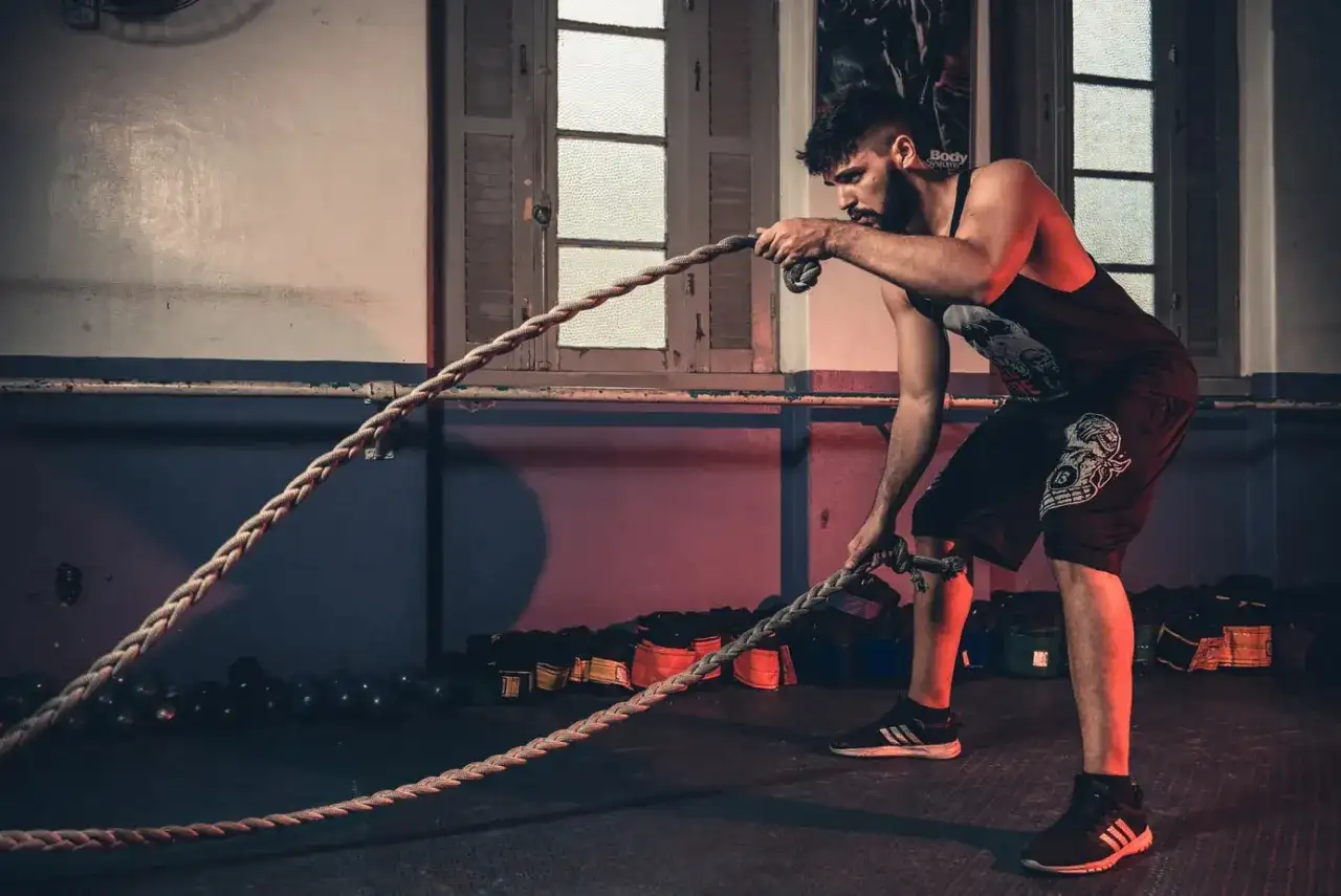 CrossFit: Ile treningów w tygodniu? Dopasuj plan i uniknij kontuzji.