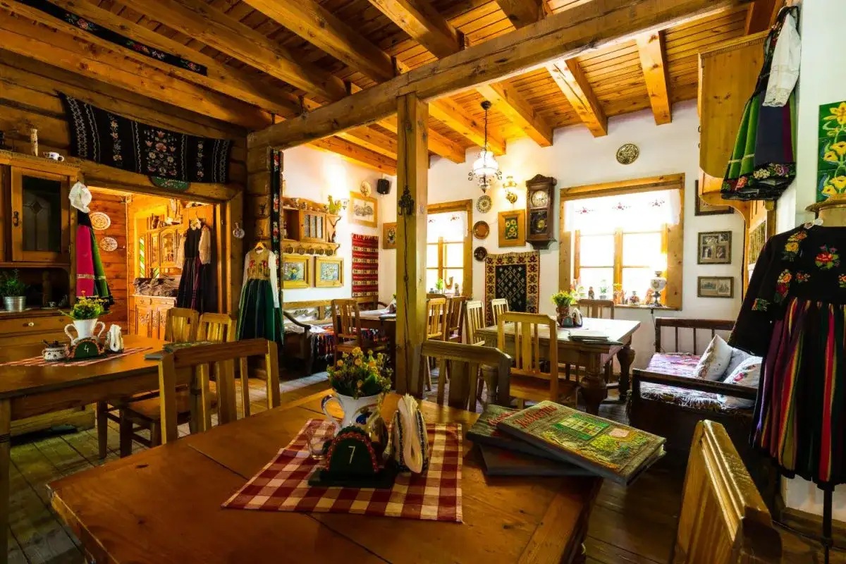 Gdzie zjeść w Łowiczu? Odkryj najlepsze restauracje i smaki