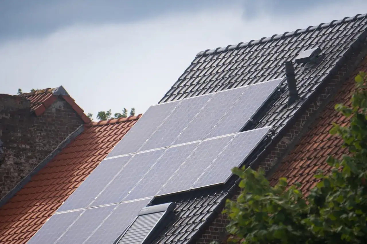 Fotowoltaika 5 kW: Ile prądu dziennie? Od 4 do 25 kWh!