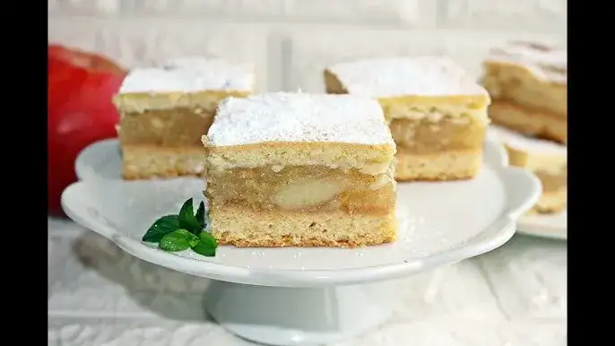 Oto tajniki perfekcyjnego ciasta na półkruchą szarlotkę jak u babci!