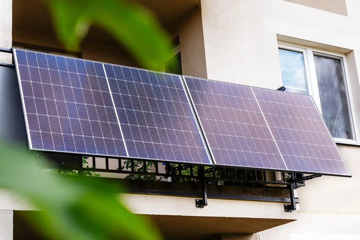  Zestaw fotowoltaiczny na balkon - prosty i ekonomiczny sposób na własną energię odnawialną