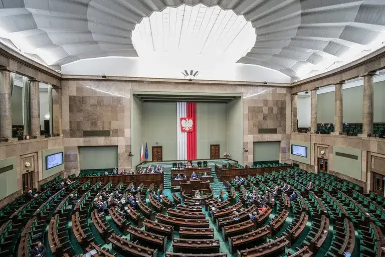 Aktualna kadencja sejmu: co musisz wiedzieć o jej przebiegu