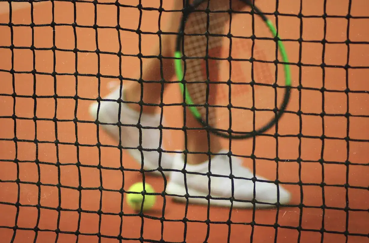 Tenis od podstaw do finezji: technika, korty i rytuały gry