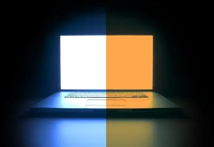 Jak filtr światła niebieskiego może uratować Twoje oczy i sen