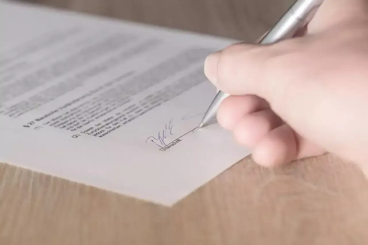 Gdzie podpisać umowę na wywóz śmieci: prosty poradnik krok po kroku