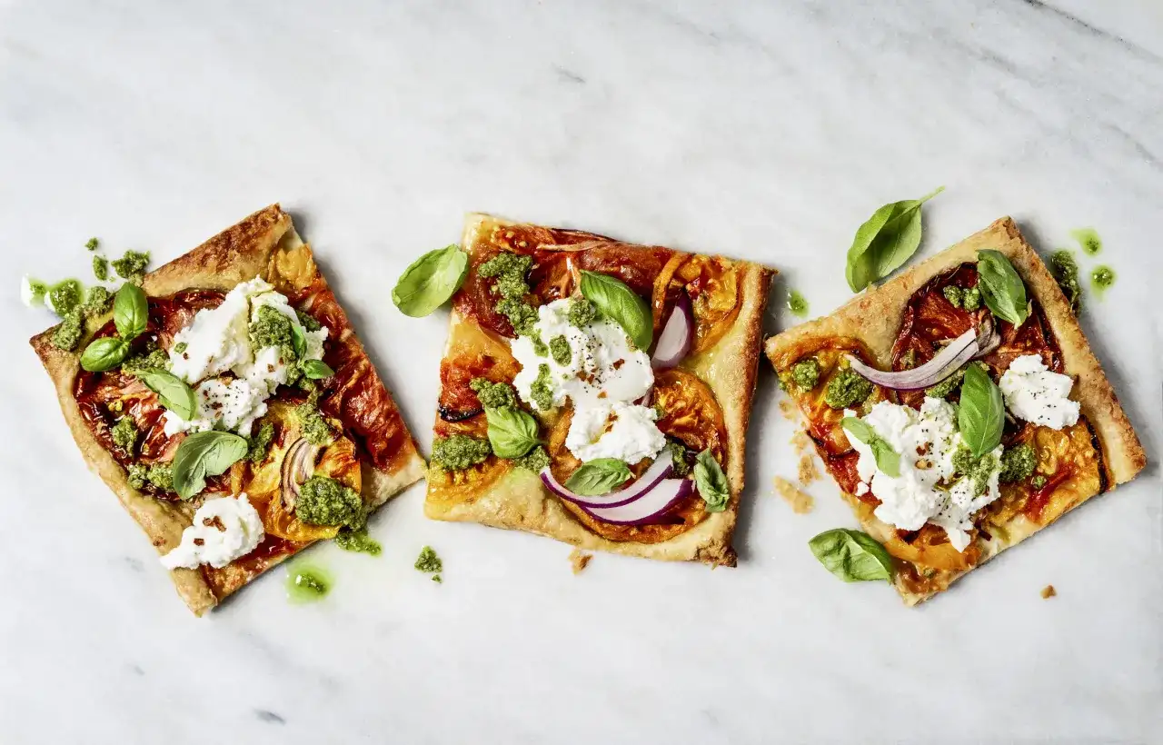 Domowy przepis na fit pizzę z patelni - oszczędź 300 kcal już dziś!